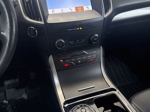 Certified 2019 Ford Edge SEL w/ Equipment Group 201A image 17