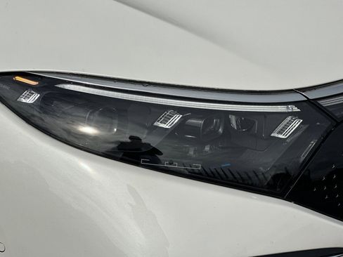 Certified 2023 Mercedes-Benz EQS 580 4MATIC Sedan image 10