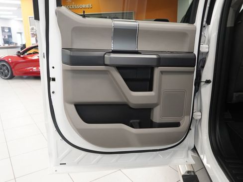 Used 2018 Ford F150 XLT w/ Equipment Group 302A Luxury image 18