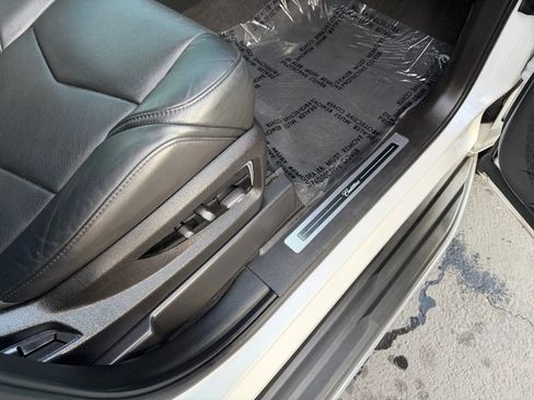 Used 2016 Cadillac Escalade Luxury image 22