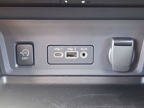 New 2025 Nissan Sentra SR FWD image 8