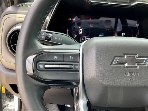 Used 2024 Chevrolet Colorado ZR2 w/ Safety Package AWD/4WD image 23