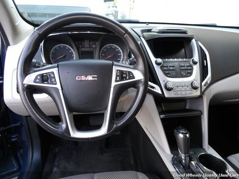 Used 2017 GMC Terrain SLE w/ Technology Package AWD/4WD image 15