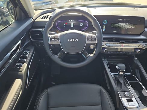 New 2025 Kia Telluride S image 14