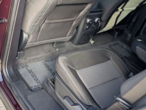 Used 2022 Ford Explorer XLT image 12