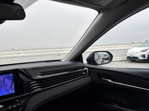 Used 2025 Toyota Camry LE image 33