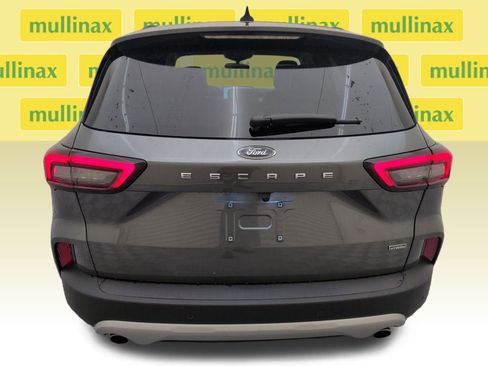 Used 2025 Ford Escape SE image 31