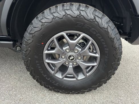 New 2025 Ford Bronco Badlands image 18