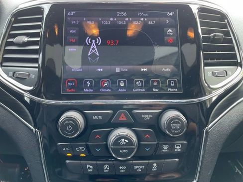 Used 2019 Jeep Grand Cherokee Limited AWD/4WD image 21