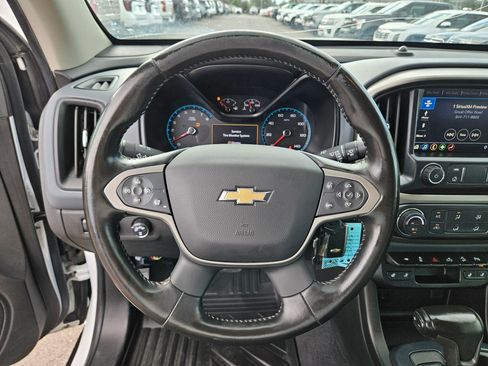 Used 2020 Chevrolet Colorado Z71 AWD/4WD image 16