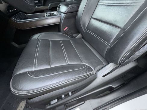 Used 2018 GMC Sierra 3500 Denali w/ Duramax Plus Package image 16