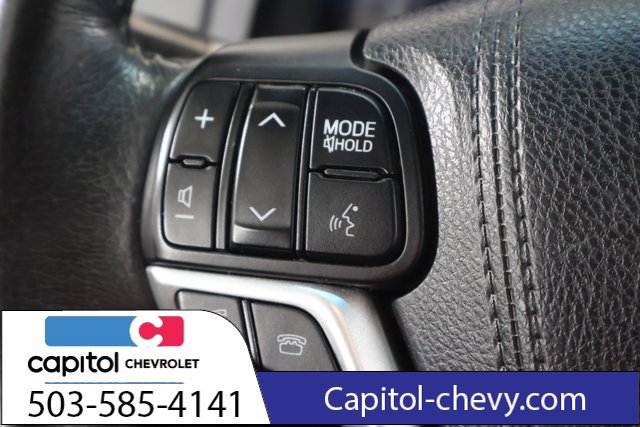 Used 2016 Toyota Sienna SE FWD image 18