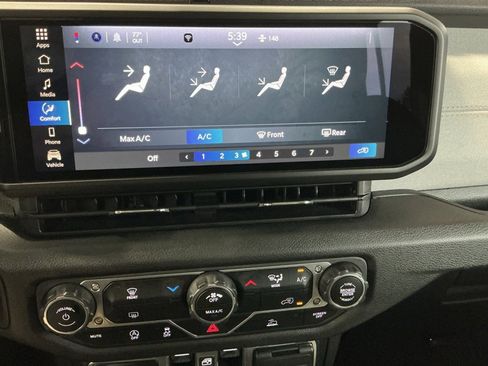 Used 2024 Jeep Wrangler Sport S image 6