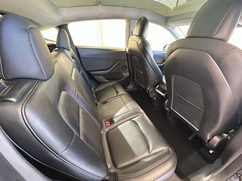 Used 2021 Tesla Model Y Long Range image 19
