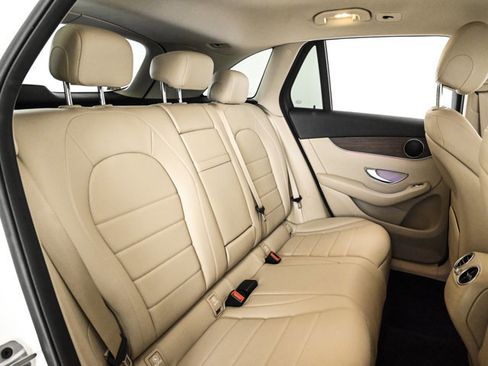 Used 2022 Mercedes-Benz GLC 300 4MATIC image 21