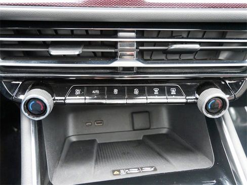 Used 2024 Chevrolet Traverse RS w/ LPO, Floor Liner Package image 20