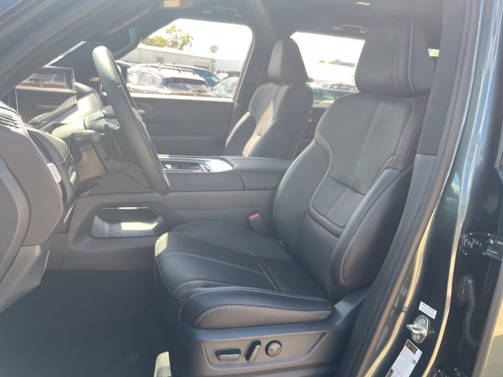 New 2027 Nissan Armada SL RWD image 10