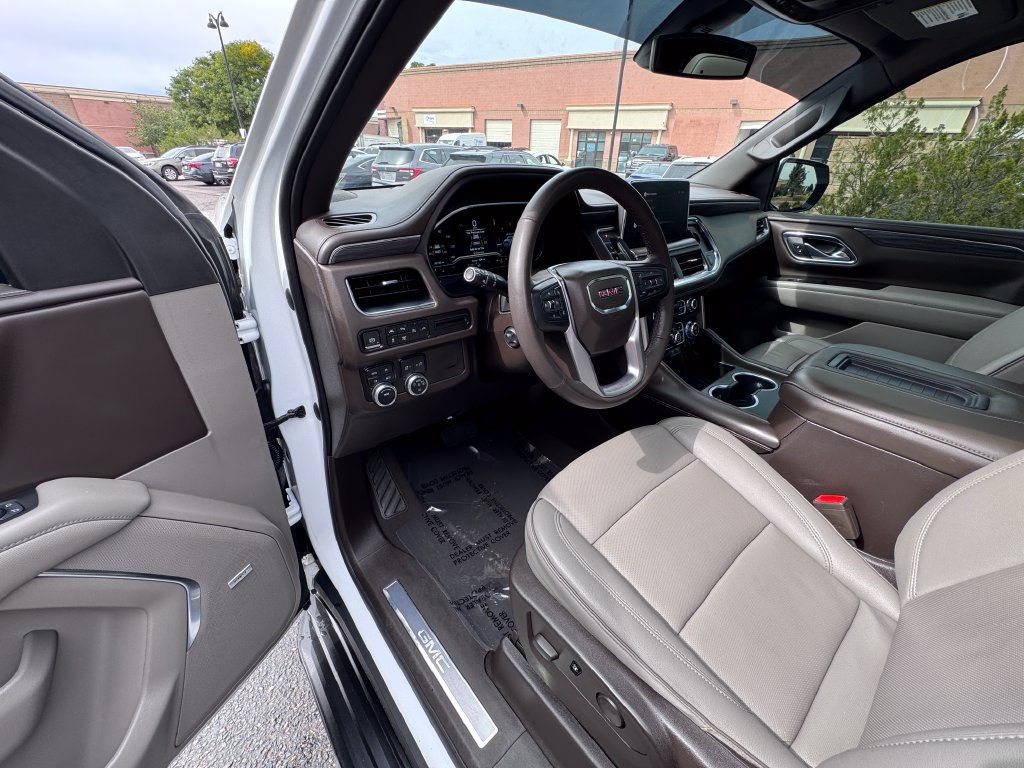 Used 2022 GMC Yukon SLT w/ SLT Premium Package AWD/4WD image 23