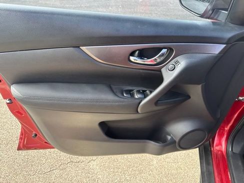 Used 2015 Nissan Rogue S AWD/4WD image 14