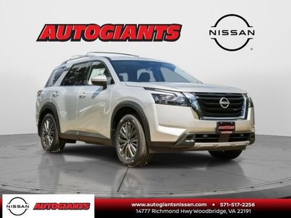 New 2025 Nissan Pathfinder SL w/ SL Premium Package