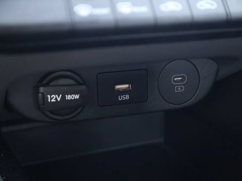 Used 2024 Hyundai Elantra SEL FWD image 19
