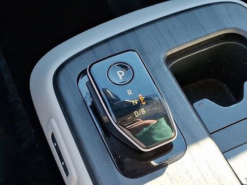 Used 2023 Nissan Ariya FWD image 18