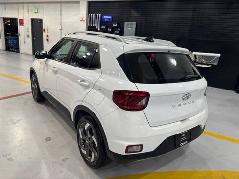 Used 2021 Hyundai Venue SEL FWD image 6