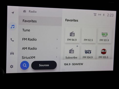 Used 2023 Toyota RAV4 XLE Premium image 23