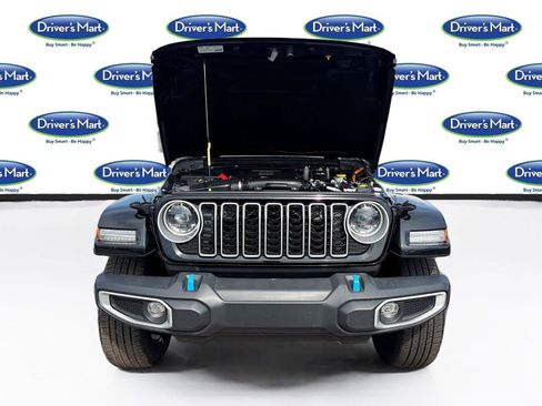 Used 2024 Jeep Wrangler Unlimited Sahara AWD/4WD image 32