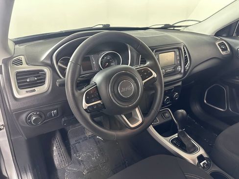 Used 2018 Jeep Compass Sport FWD image 15