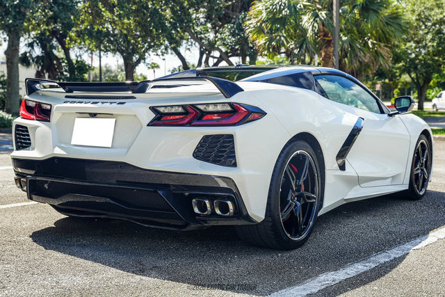 Used 2021 Chevrolet Corvette Stingray Premium Conv w/ Z51 Performance Package RWD image 17
