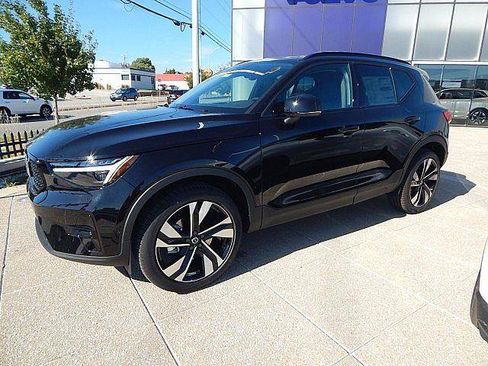 New 2026 Volvo XC40 B5 Ultra w/ Climate Package AWD/4WD image 10