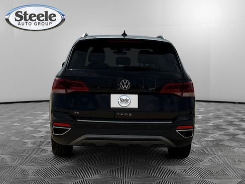 New 2024 Volkswagen Taos SE image 4