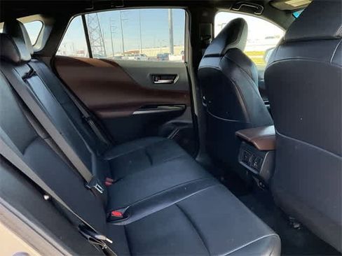 Used 2021 Toyota Venza XLE w/ Softex Package image 16