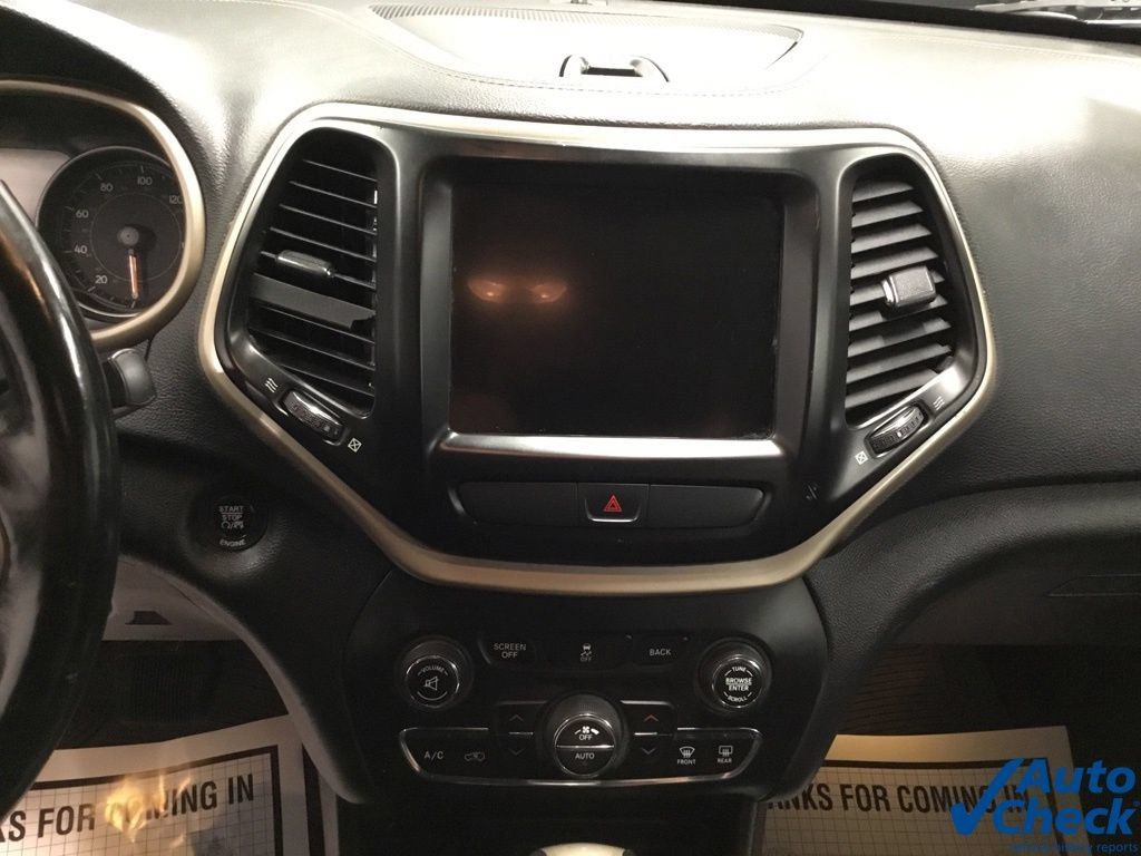 Used 2016 Jeep Cherokee Limited AWD/4WD image 46