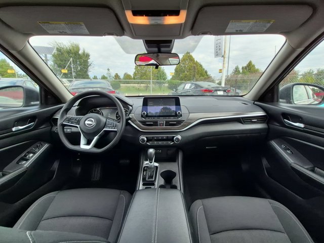Used 2025 Nissan Altima 2.5 SV AWD/4WD image 21