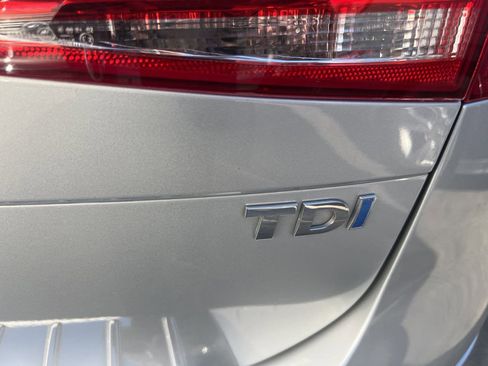 Used 2014 Volkswagen Touareg TDI image 20