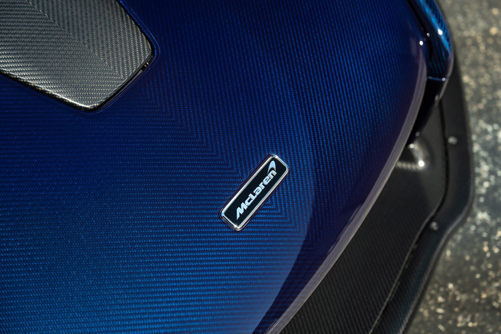 Used 2019 McLaren Senna RWD image 19