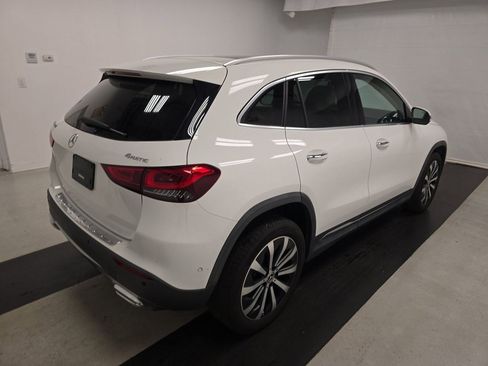 Used 2021 Mercedes-Benz GLA 250 4MATIC w/ Premium Package image 2