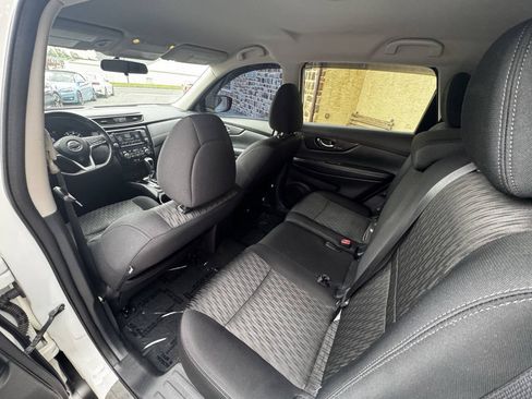 Used 2018 Nissan Rogue SV AWD/4WD image 17
