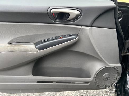 Used 2010 Honda Civic LX image 17
