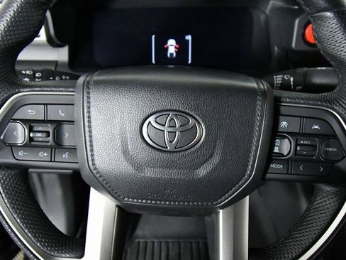 Used 2024 Toyota Tacoma TRD Off-Road image 2