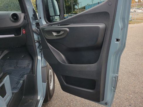 Used 2024 Mercedes-Benz Sprinter 2500 image 14