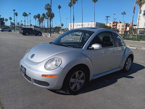 Used 2007 Volkswagen Beetle Coupe w/ Package 1 image 3