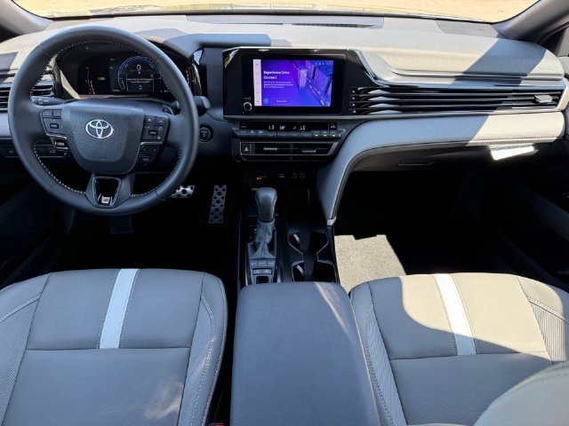Used 2026 Toyota Camry SE FWD image 21