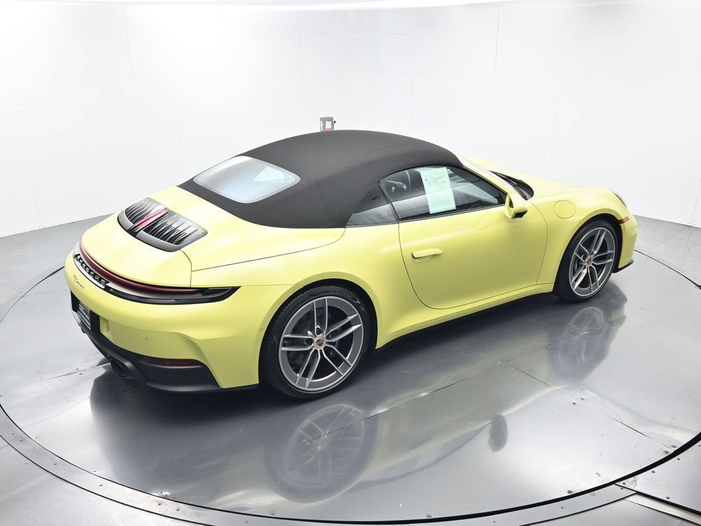Certified 2025 Porsche 911 Carrera RWD image 39