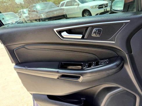 Used 2015 Ford Edge Titanium w/ Technology Package image 16