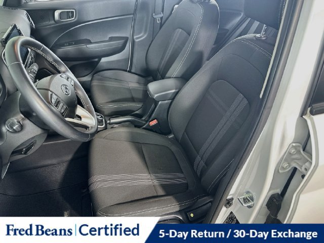 Used 2023 Hyundai Venue SEL FWD image 18