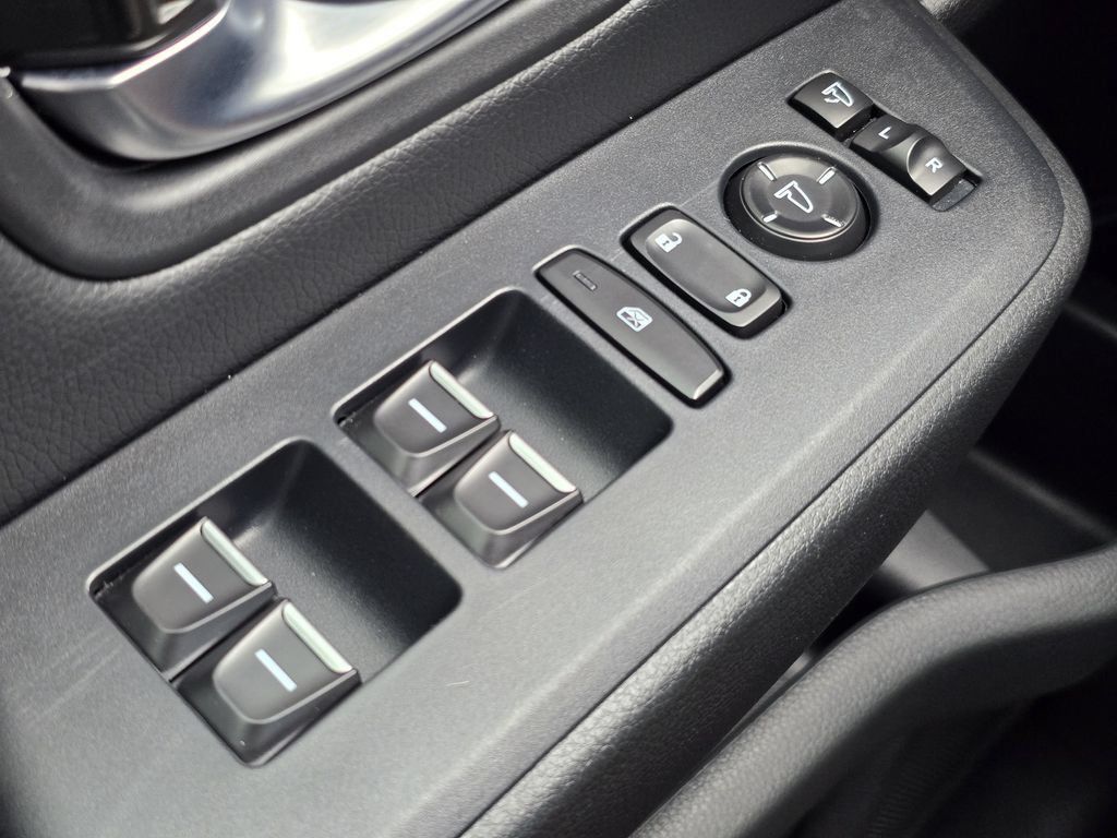 Used 2025 Honda Pilot TrailSport image 35