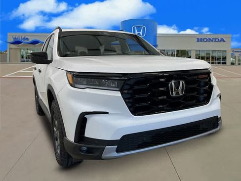 New 2025 Honda Pilot TrailSport image 11